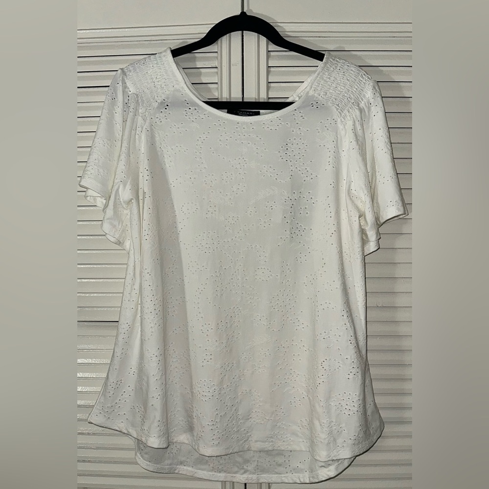T Tahari Woman White Scoop‎ Neck Eyelet Flutter Sleeve Top Size 1X